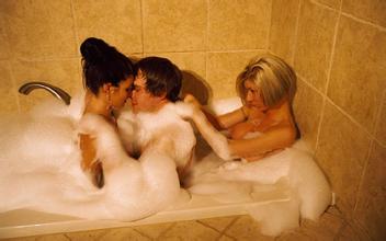 6up平台 穴埋めをする形で、口コミで集まった「大学生五輪バイト」が会場の至るところに大量に流入しているという